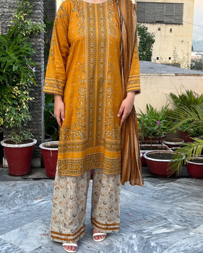 Elegant 3Pc Lawn Suits - Image 2