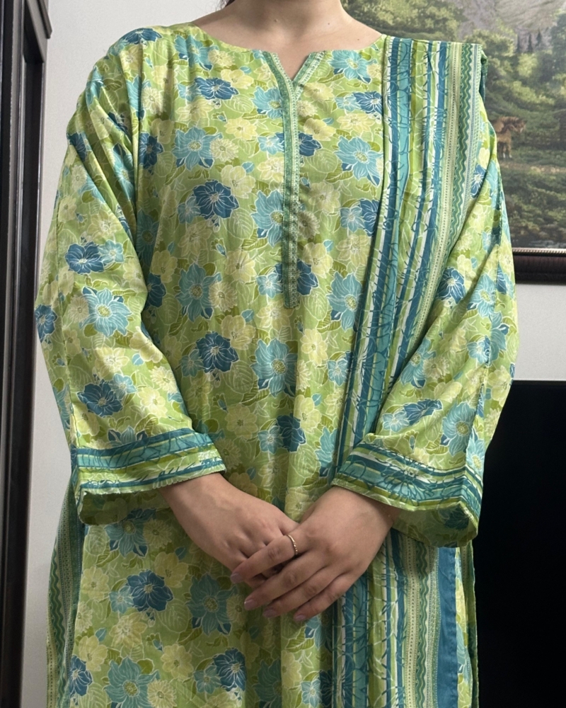 Elegant 3Pc Lawn Suits - Image 3